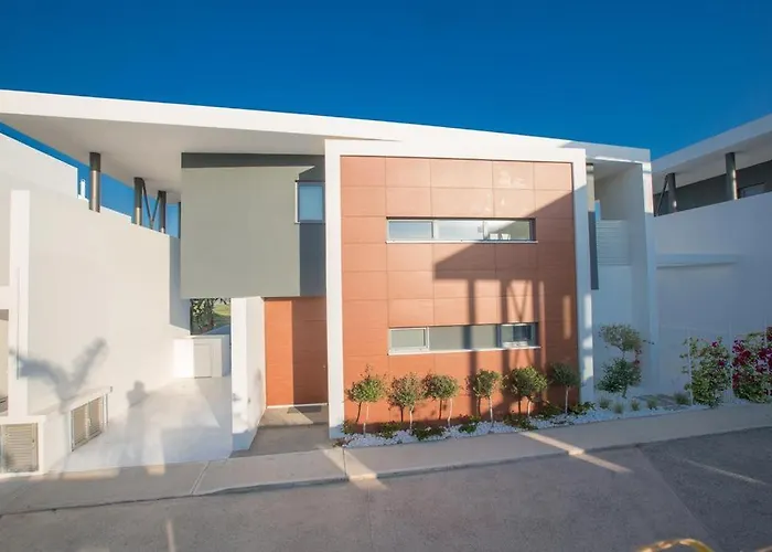 The White H Villa, Protaras, Fresh And Peaceful * Paralímni