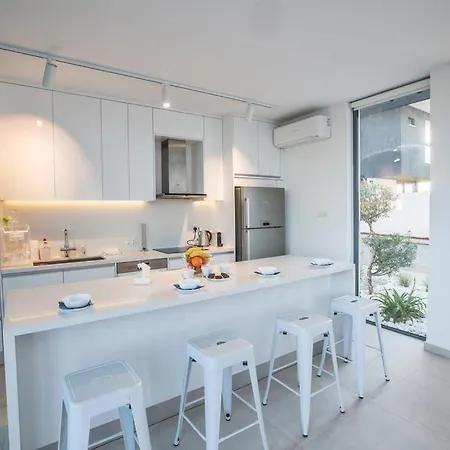 The White H Villa, Protaras, Fresh And Peaceful 빌라 *