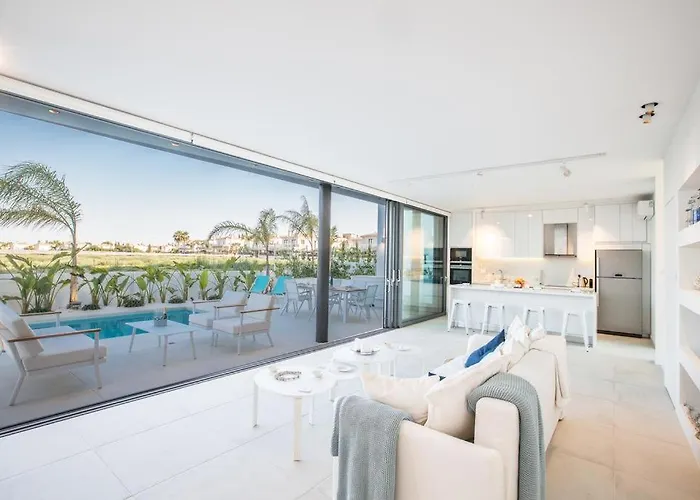 The White H Villa, Protaras, Fresh And Peaceful *