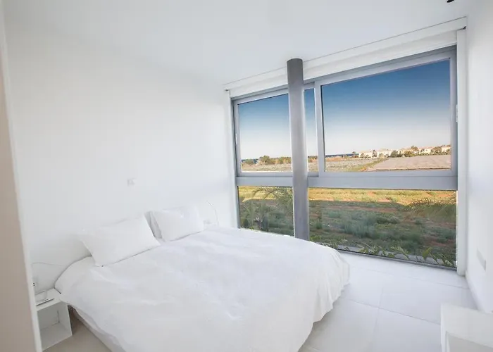 The White H Villa, Protaras, Fresh And Peaceful וילה *