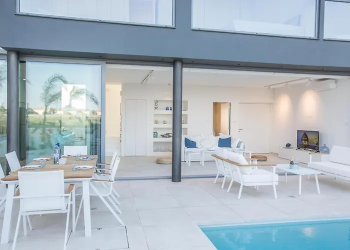 The White H Villa, Protaras, Fresh And Peaceful וילה *