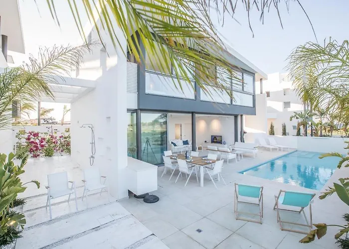 The White H Villa, Protaras, Fresh And Peaceful פאראלימני